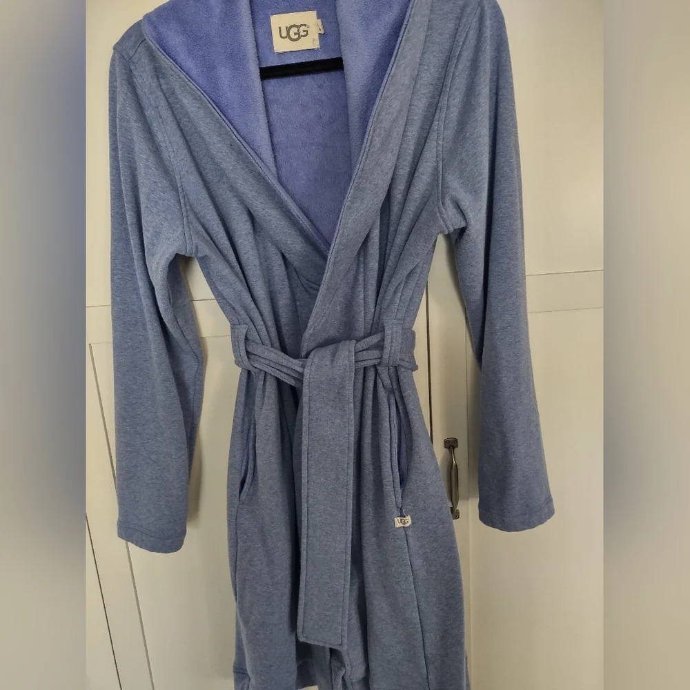Women’s Ugg Lavender Heather Blanche Robe, Stylish, warm, cozy and Pockets!